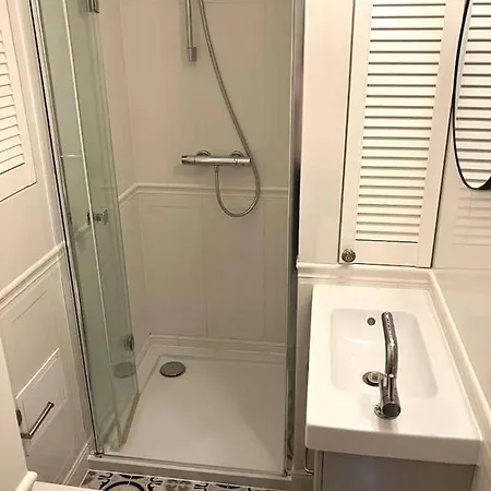 Cute In The City Center , 2-beds , Wi-fi - By Hik * Varsovie